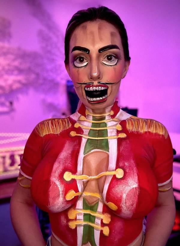 Kristine Maia Transforms Her Body Into A Living Work Of Art