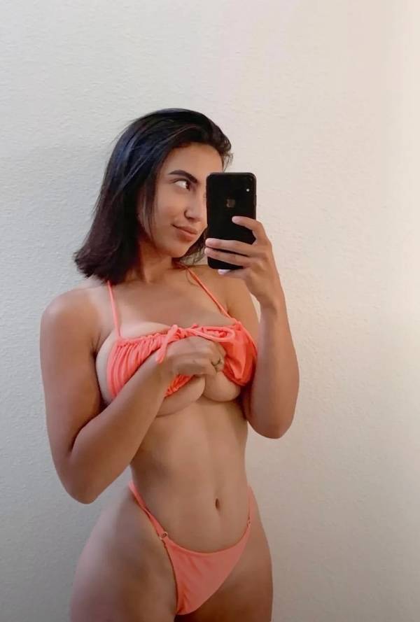 Underboobs Can’t Be Underrated!