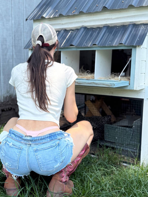 Hot Girls In Tight Jeans