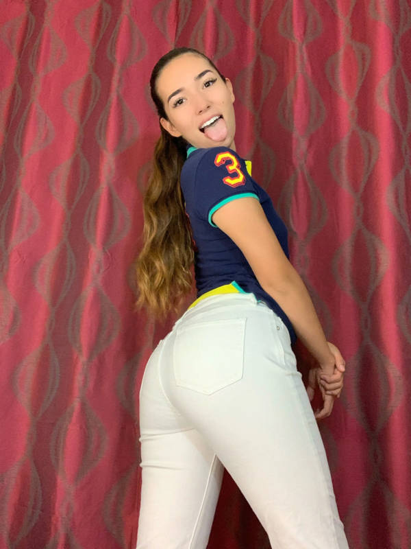 Hot Girls In Tight Jeans