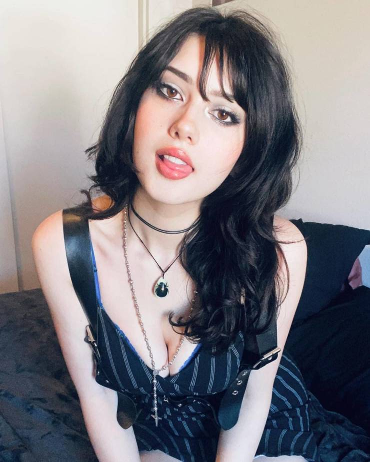 Sexy Chivettes Are Waiting For You!