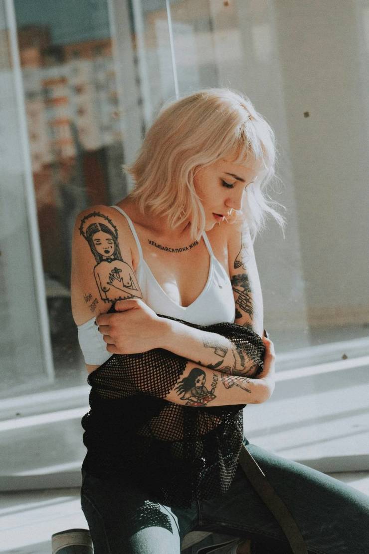 Blondes Coming In Hot!