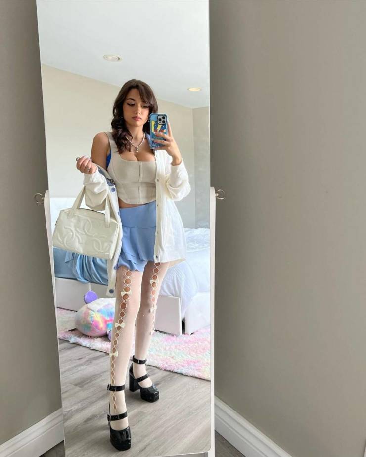 Sexy Chivettes Are Waiting For You!