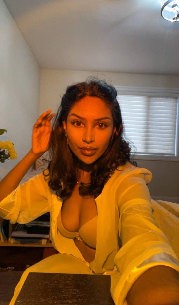 Sexy Chivettes Are Waiting For You!