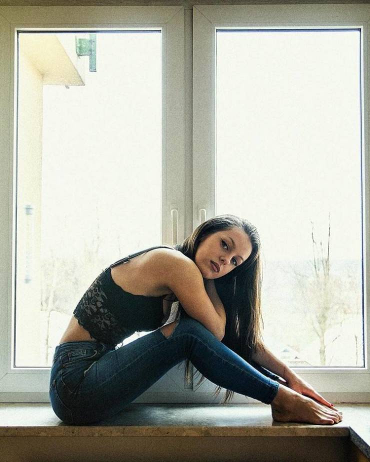 Hot Girls In Tight Jeans