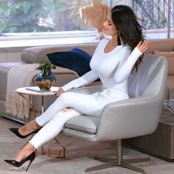 Hot Girls In Tight Jeans