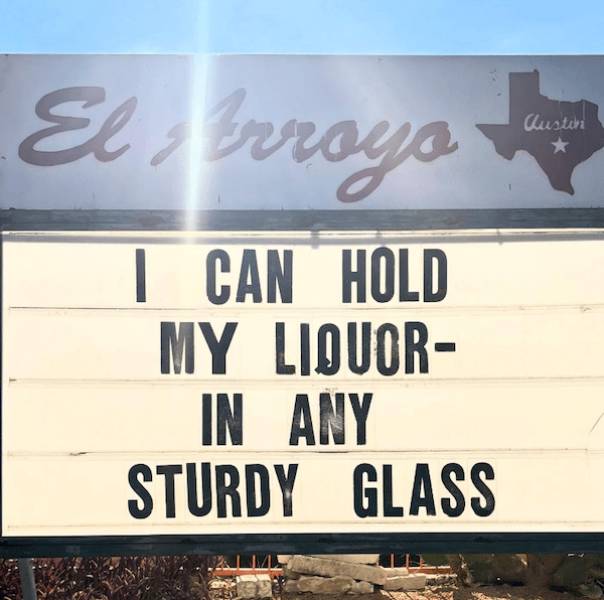 The Funniest El Arroyo Signs on the Internet