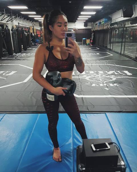 Angela Lee Proves Once Again That MMA Girls Can Look Fantastic Too