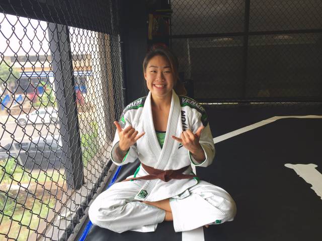 Angela Lee Proves Once Again That MMA Girls Can Look Fantastic Too