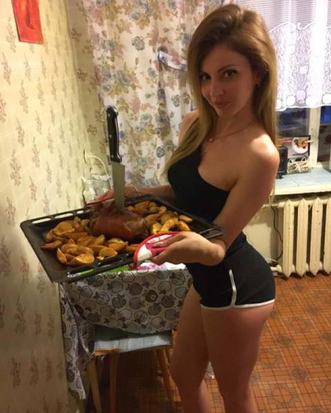 It’s Getting Hot in Here: Girls Get Kinky in the Kitchen