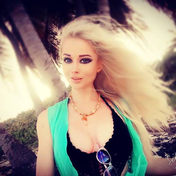 Ukrainian Barbie Model Is Becoming More And More Similar To Her Doll Idol With Every Photoshoot