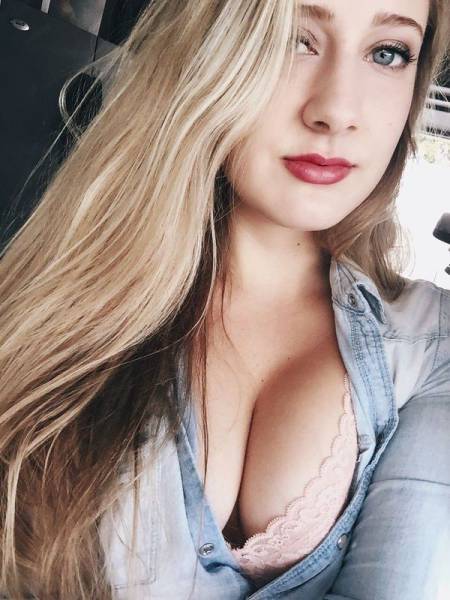 Girls With Beautiful Tits Are A Mouthwatering Sight