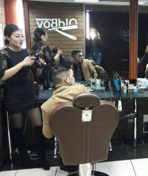 You Have One Attempt To Guess Why This Hair Salon Is So Popular