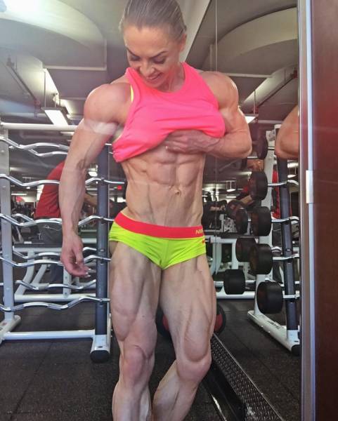 This Bodybuilder Girl Can Outshine Everybody With Her Ripped Physique