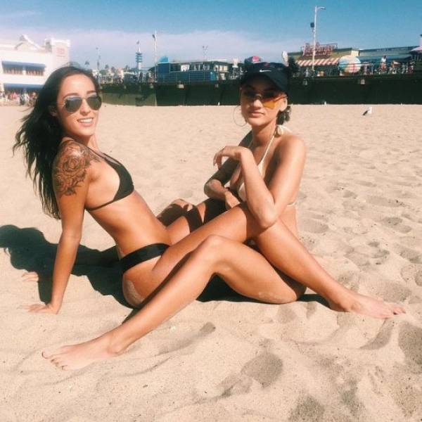 These Sexy Sandy Girls Make Summer So Much Better