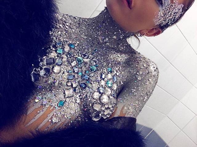 Forget Glitter Booties – Here Come Glitter Boobs!