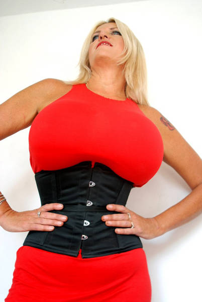 The Owner Of Britain’s Biggest Boobs Can’t Stop Enlarging Her Breasts After Her Divorce