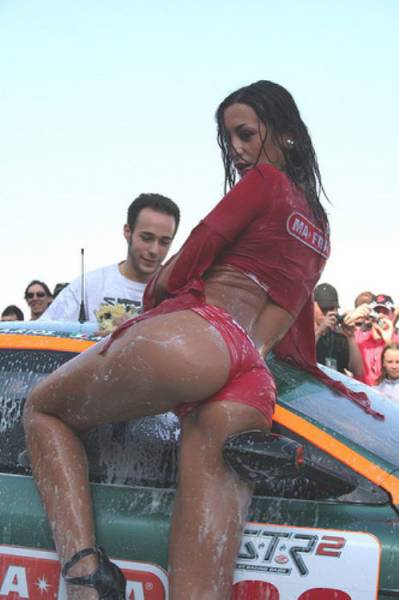 After You See Bikini Car Washes There’s No Other Way To Wash Your Car Anymore!