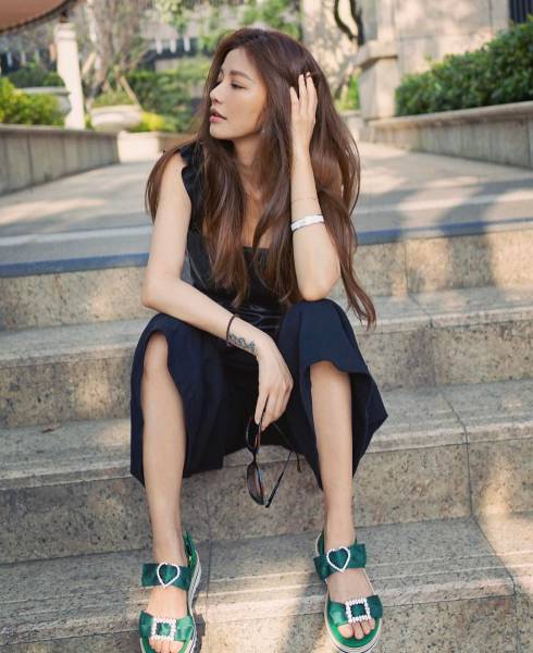 This Taiwanese Designer Is Looking FANTASTIC For Her Actual Age!