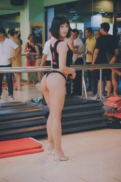 The Proud Owner Of China’s Most Beautiful Buttocks Is Now Afraid Of Wearing Tight Clothes In Public