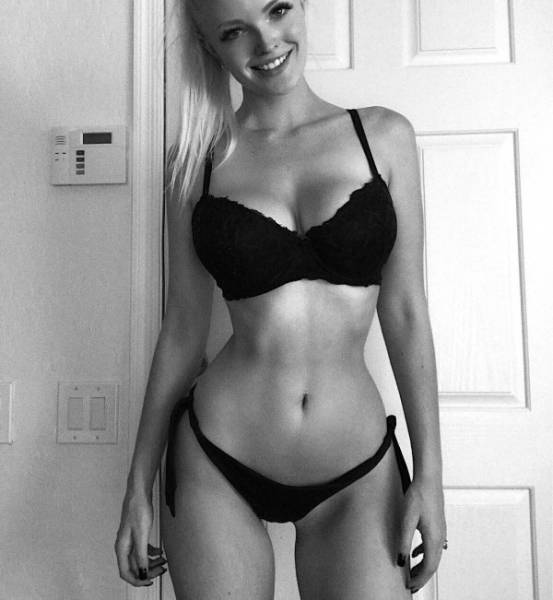 Girls With Awesome Hip Bones
