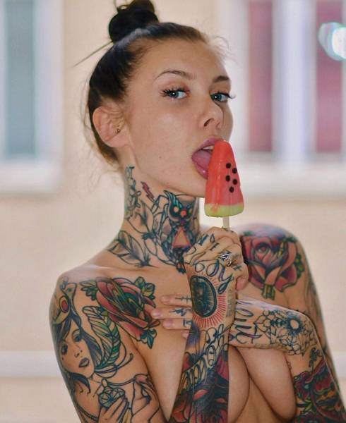 Sexy Girls Showing Off Stunning Tattoos