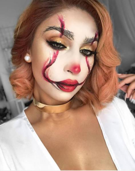 Sexy Pennywise Costumes Are Stuff From Erotic Nightmares…