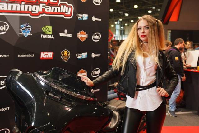 Russian Gaming Festival Has Some Pretty Hot Gamer Girls
