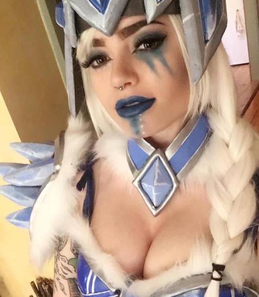 Zalaria Is The Perfect Cosplay Queen