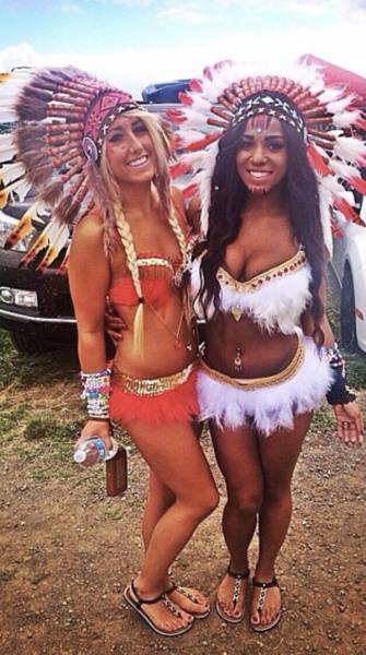 Rave Girls Bring Up The Heat!