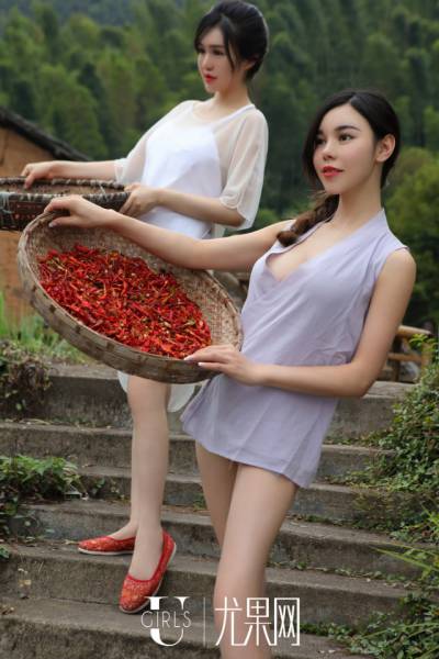 Just Casual Chinese Farmer-Girls Doing Their Daily Routine…