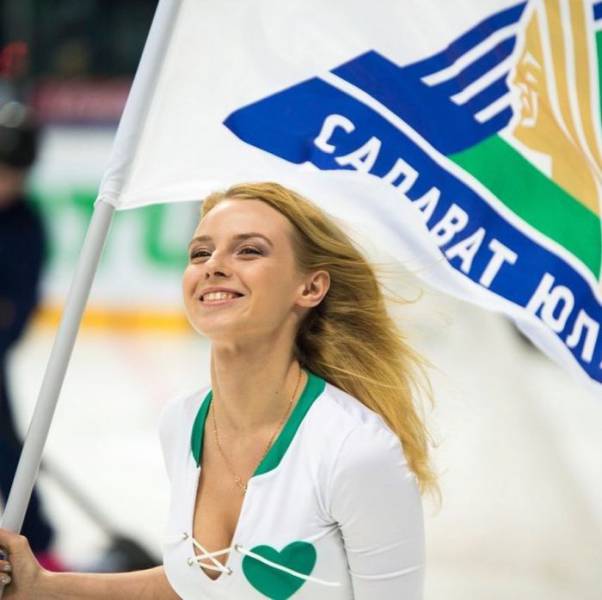 Cheerleaders Are The Reason Why They Love Ice Hockey In Russia