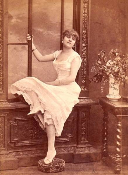 How French Prostitutes Looked Like In The 19th Century