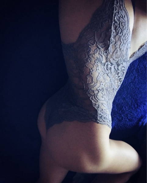 Girls Trying Their Lingerie On Is A Mesmerizing Sight!