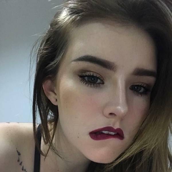 Irish Model Promotes Gambling Websites In Thailand In Low Cut Tops, Could Go To Jail