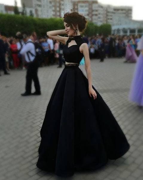 Russian Proms Are Mighty Hot, You Know