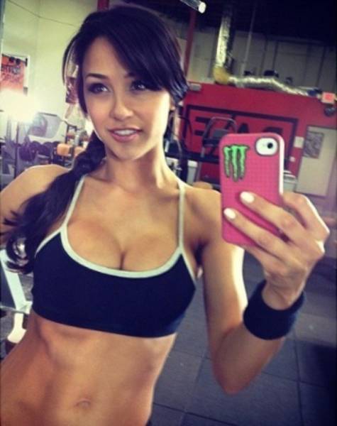 Sexy Selfies Are Always So Damn Hot!