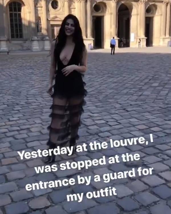 Because Of Her Sexy Dress This Australian Blogger Wasn’t Allowed To Enter Louvre