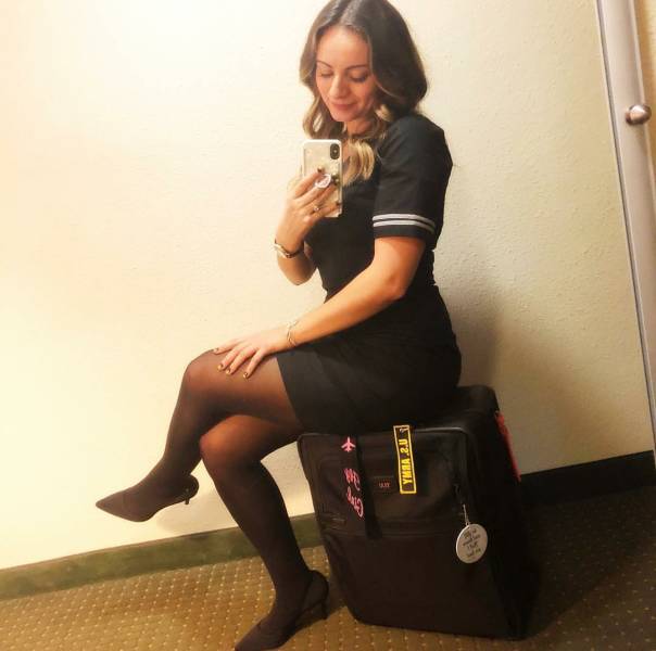 Pretty Flight Attendants Show How They Look Like When Not At Work