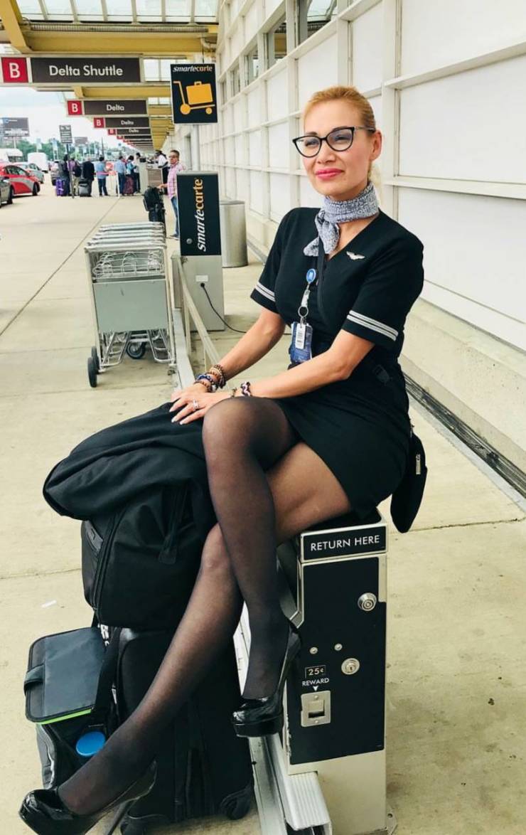 Pretty Flight Attendants Show How They Look Like When Not At Work