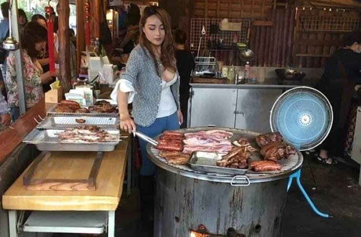 Taiwanese “Barbecue Goddess” Becomes An Internet Sensation