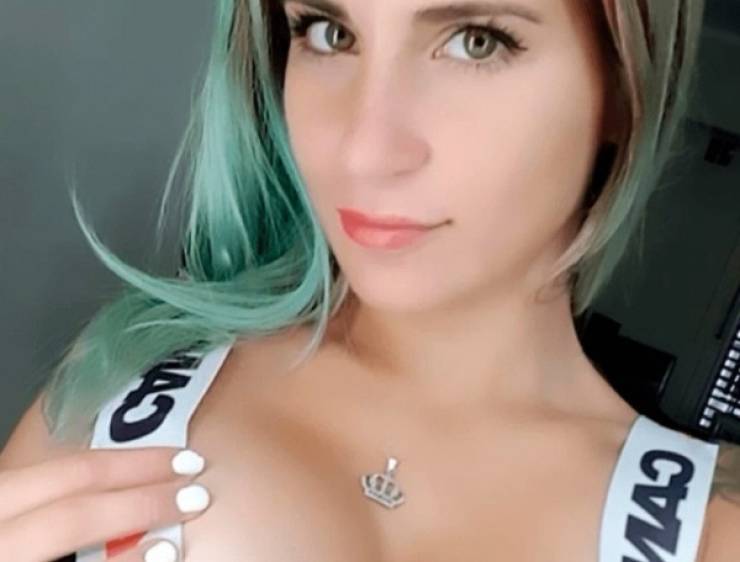 Argentinian Council Worker Sells X-Rated Photos And Videos To Boost Her Salary, Gets Fired