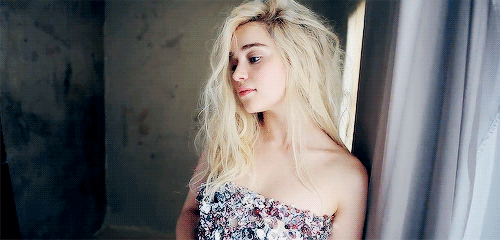 Your Daily Dose Of Emilia Clarke