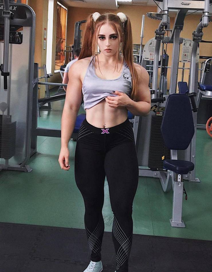 This Girl Manages To Be Incredibly Cute And Incredibly Muscular At The Same Time