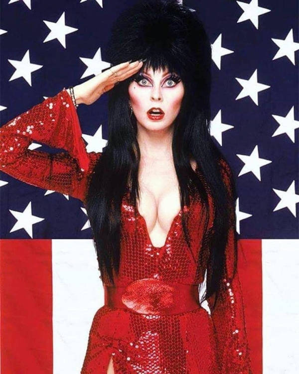 Elvira Knows How To Be Both Sexy And Spooky