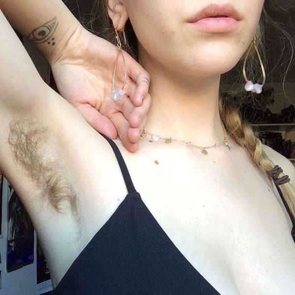 “Januhairy” Is Here, And Women Aren’t Hiding It