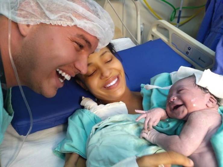 Newborn Girl Recognizes Dad’s Voice Because He Talked To Her While She Was In Her Mother’s Womb