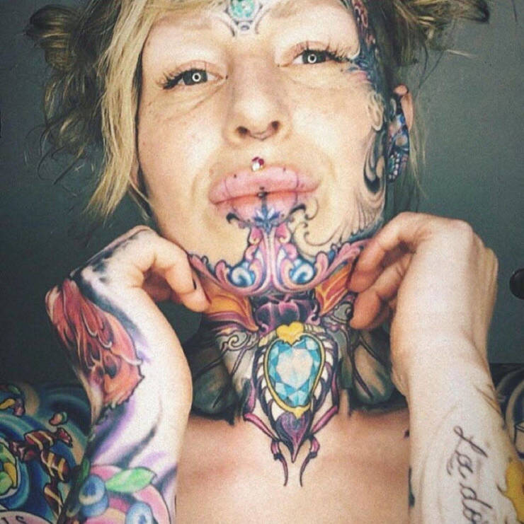 German Woman Left Her Job To Become A Tattoo Model