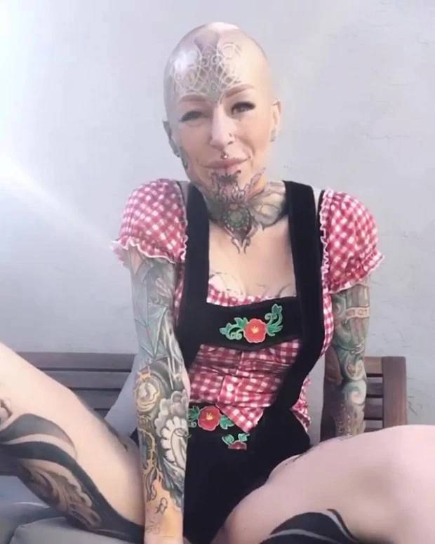 German Woman Left Her Job To Become A Tattoo Model