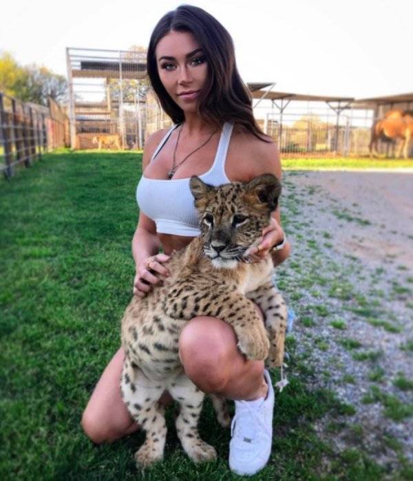 “Tiger King” Hot Nanny Is Actually Even Hotter In Real Life!
